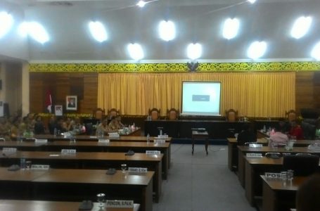 Pembahasan Persoalan APBD Melawi 2018 Tertutup