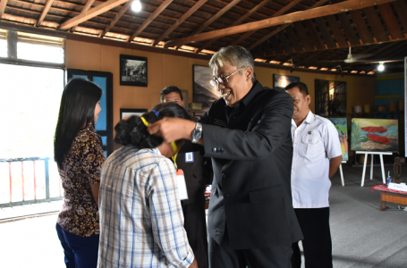 Kembangkan Cenderamata Khas Daerah