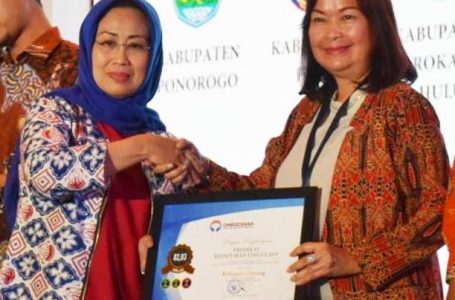Sintang Raih Penghargaan Ombudsman