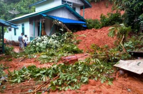Sayan Diterjang Longsor, Sokan Dilanda Banjir