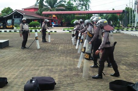 Tingkatkan Kemampuan, Sat Sabhara Polres Sanggau Gelar Latihan Dalmas