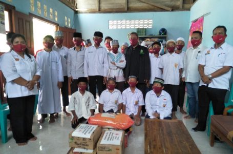 PMI Sanggau Bagikan Masker Gratis