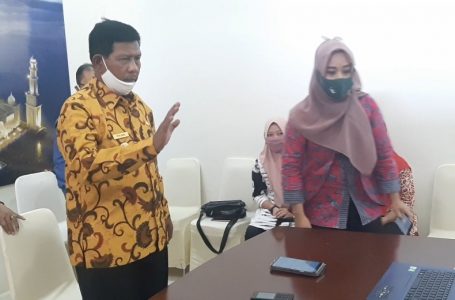 Progam Pembinaan Kampung Iklim Terima Penghargaan