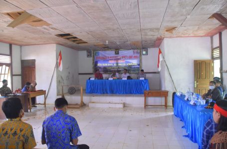 Serahkan SK Pengakuan MHA Dayak Seberuang, Bupati: Jangan Sampai Jadi Perselisihan