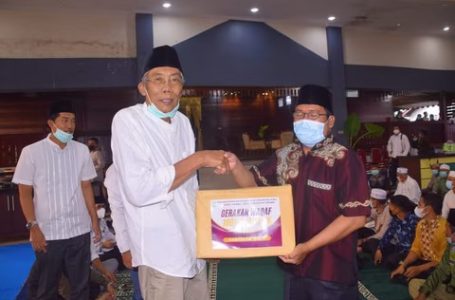 Gerakan Wakaf 1001 Al Quran Inisiasi ICMI Orda Sintang Dilaunching
