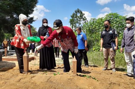 Wakil Bupati Sintang hadiri pemakaman Haji Muhammad Hery Syamsudin