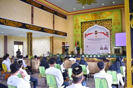 Seminar Kebangsaan, Bupati Sintang Sampaikan Pesan Persatuan