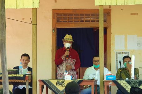 Wabup Letakan Batu Pertama Gereja Katolik Stasi Terusan