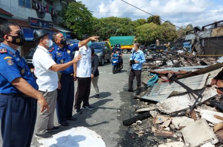 Tinjau Lokasi Kebakaran Pasar Sungai Durian, Wabup Sintang Sampaikan Ini