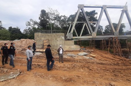 Wakil Bupati Sintang Tinjau Proyek Kawasan Perbatasan