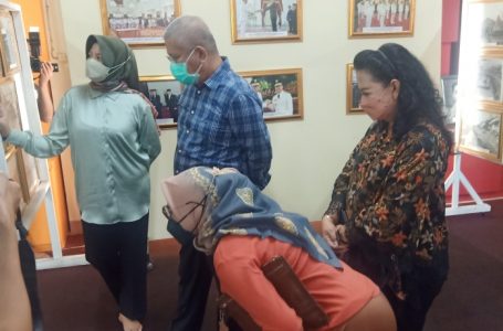 Sekda Kunjungi Galeri Arsip Kalbar
