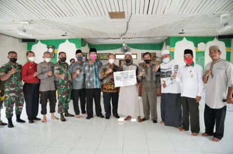 Penyerahan Bantuan  Listrik Tenaga Surya  Untuk Masjid Jamiul Insan