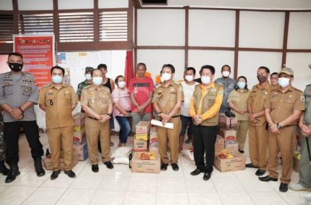 Wakil Bupati Sanggau Berikan Bantuan Korban Kebakaran