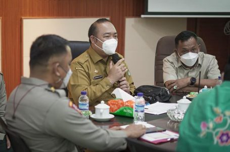 Sekda Ketapang Pimpin Rakor Percepatan Vaksinasi