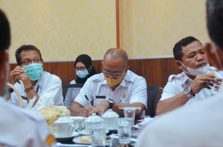 Sekda Ketapang Pimpin Rapat Penetapan Hukum Adat