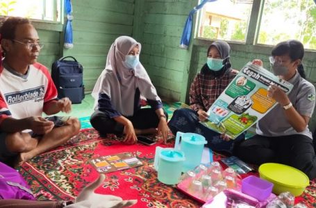 Tenaga Kesehatan Puskesmas Putussibau Berikan Penyuluhan Germas