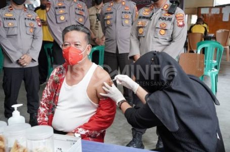 Bupati Sanggau Ajak Warga Vaksinasi