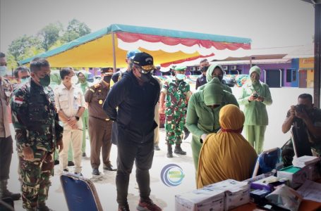 Danrem 121/Awb Tinjau Proses Percepatan Vaksinasi