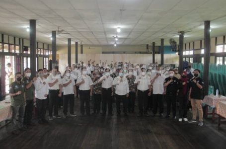 Yohanes Ontot Resmi Buka Sosialisasi dan Evaluasi Dapodikdasman