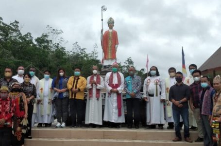 Wabup Sekadau Hadiri Pemberkatan Patung Mgr. Hieronymus