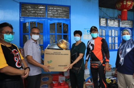 <strong>Pemkot Singkawang Beri &nbsp;Bantuan Pada Korban Kebakaran</strong>