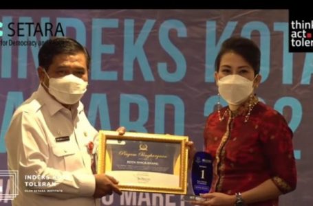 Wakot Singkawang Terima Penghargaan Peringkat Pertama Kota Toleran