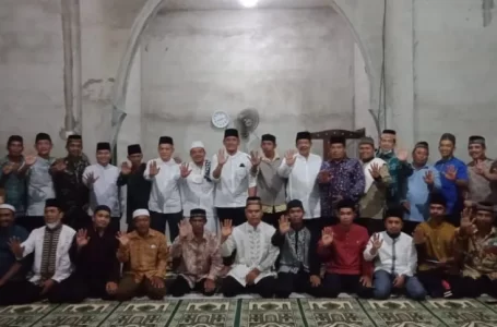 Pemkab Sambas Serahkan Hibah Pada Pengurus Masjid Nurul Yaqin