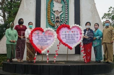 Peringati Kartini, Organisasi Perempuan Ziarah Ke Makam