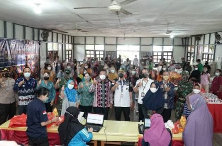 Paolus Hadi Hadiri Pasar Murah Di Kabupaten Sanggau