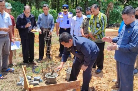 Wabup  Subandrio Hadiri Peletakan Batu Pertama GKII Hebron