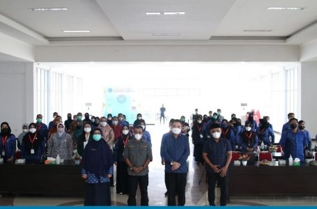 Sekda Melawi Buka Kegiatan Seminar Kefarmasian