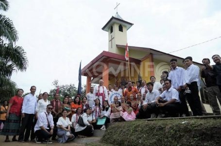 <strong>Gereja Katolik Santa Maria Sebayor Lingkungan Semajau Diresmikan</strong>