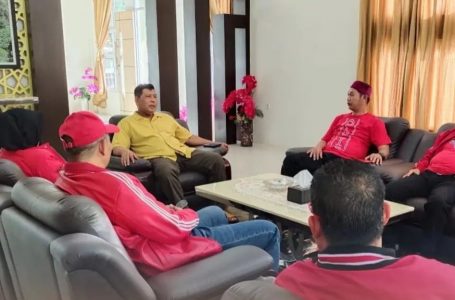 DPD PDI Perjuangan Berikan Bantuan Sembako