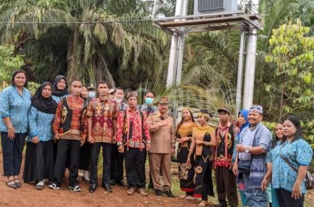 Wabup Sanggau Resmikan PLN di Desa Tapang Dulang