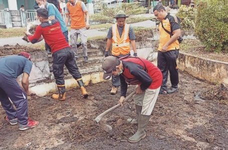 Peringati Hari LH,  Bupati Jarot Ajak Lakukan Jumat Bersih
