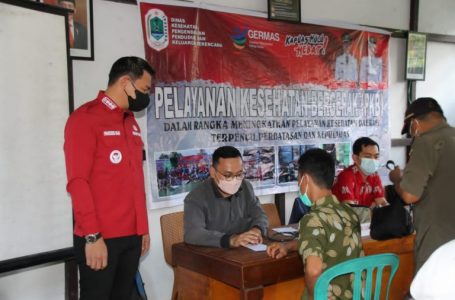 Bupati Kapuas Hulu Tinjau Pelayanan Kesehatan Bergerak Sejiram