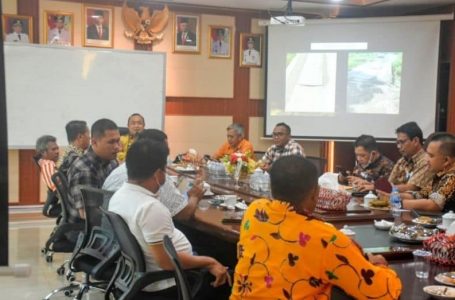 <strong>Sekda Pimpin Rakor dan Evaluasi Penangan Jalan dan Jembatan</strong>