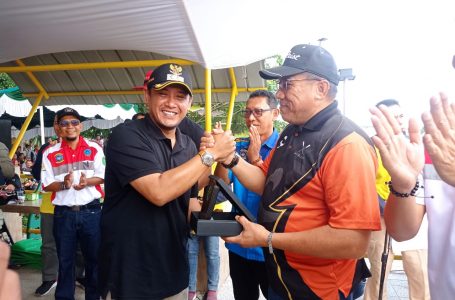 Meriahkan HUT Sambas, Lomba Dayung Sampan Bidar Dibuka