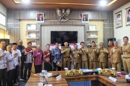 Wabup Wahyudi  Hadiri RUPS LB