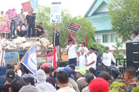 Sekda Terima Audiensi dan Orasi Masyarakat