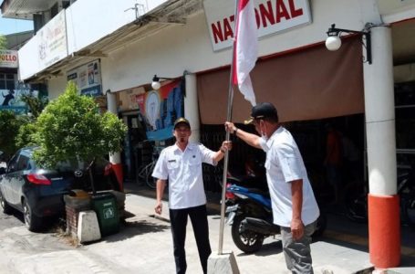 Sambut HUT RI, Lurah Condong Gencarkan Pemasangan Bendera￼