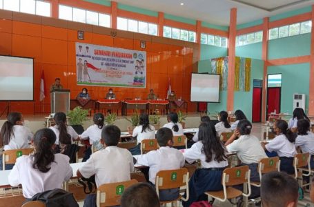 Seminar Pendidikan di Kabupaten Sekadau Dibuka