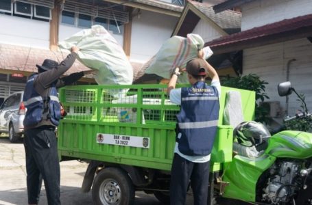 DLH Gelar Aksi Tukar Sampah dengan Uang