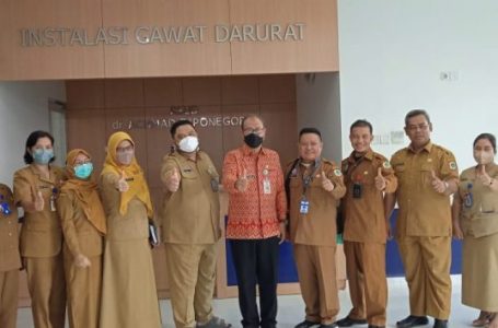 Kadinkes Kalbar Tinjau RSUD dr Achmad Diponegoro