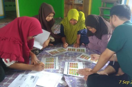 Nakes Puskesmas Suhaid Monitoring Kader Posyandu Lansia
