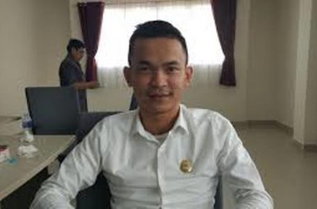 Ketua DPRD Sintang Minta Masyarakat Awasi Anjing Sakit