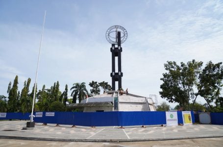 Monumen Tugu Khatulistiwa di Renovasi