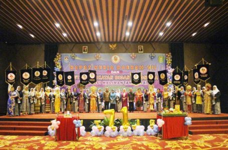 Muda Anggap Bidan Profesi Tak Pernah Pensiun