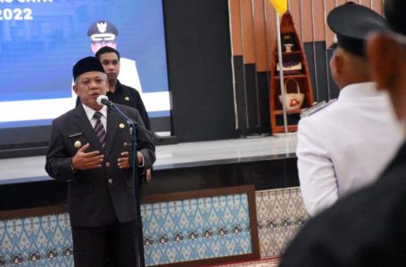 Bupati Muda Lantik Kades Desa Rasau Jaya