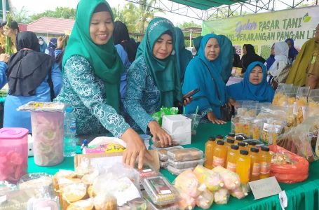 TP PKK Sambas Adakan Lomba Nasi Adab Berbahan Singkong